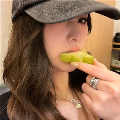 只在那里发光
